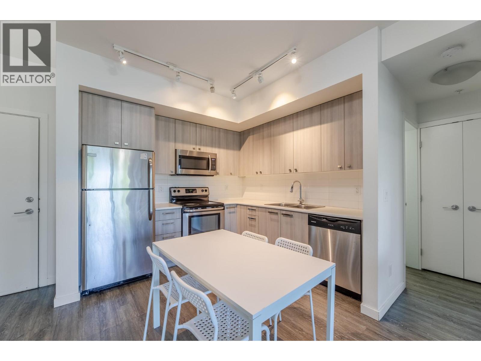 109 935 academy Way, Kelowna