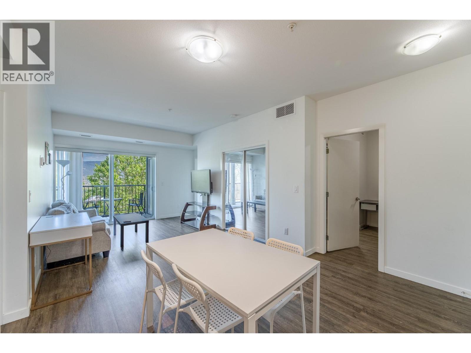 109 935 academy Way, Kelowna