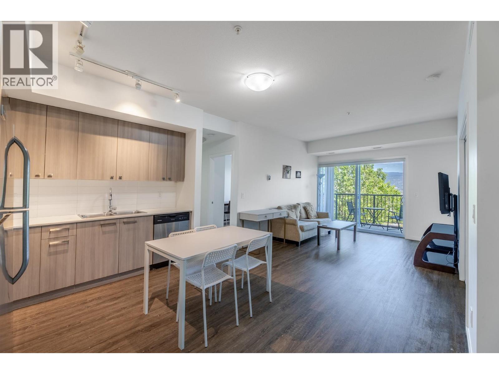 109 935 academy Way, Kelowna