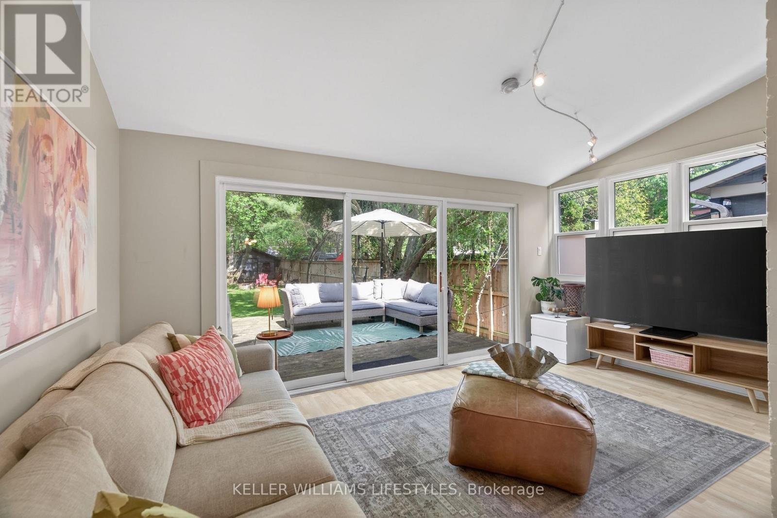 882 1/2 WILLIAM STREET - 12