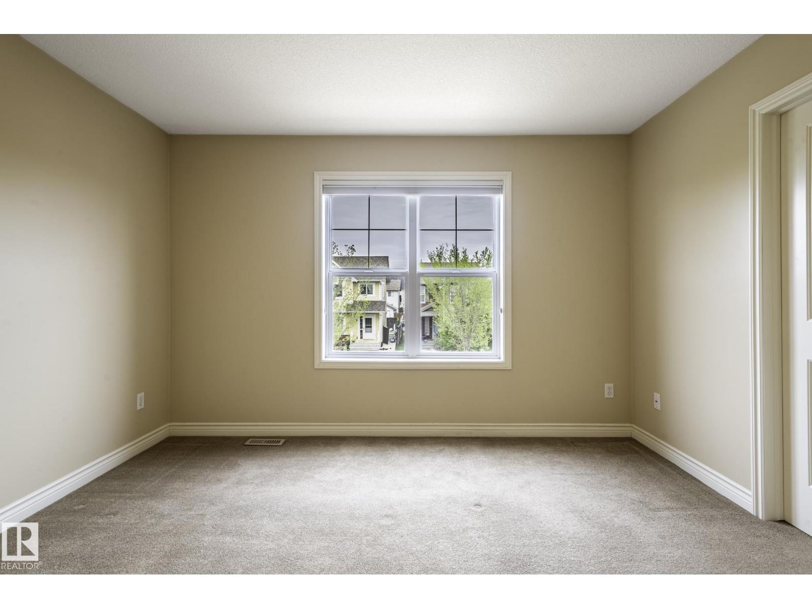 9811 103 AV — photo 13