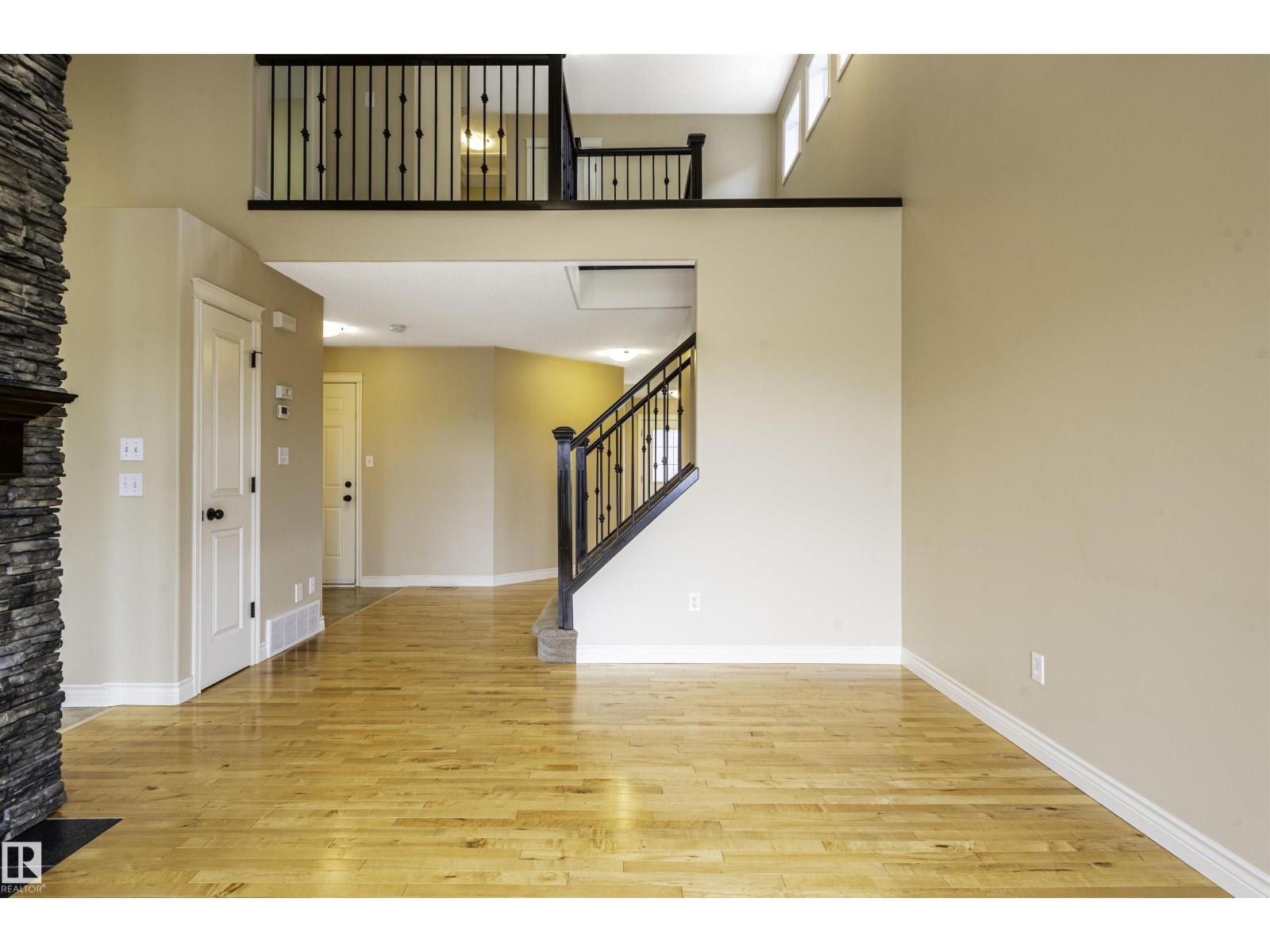 9811 103 AV — photo 8