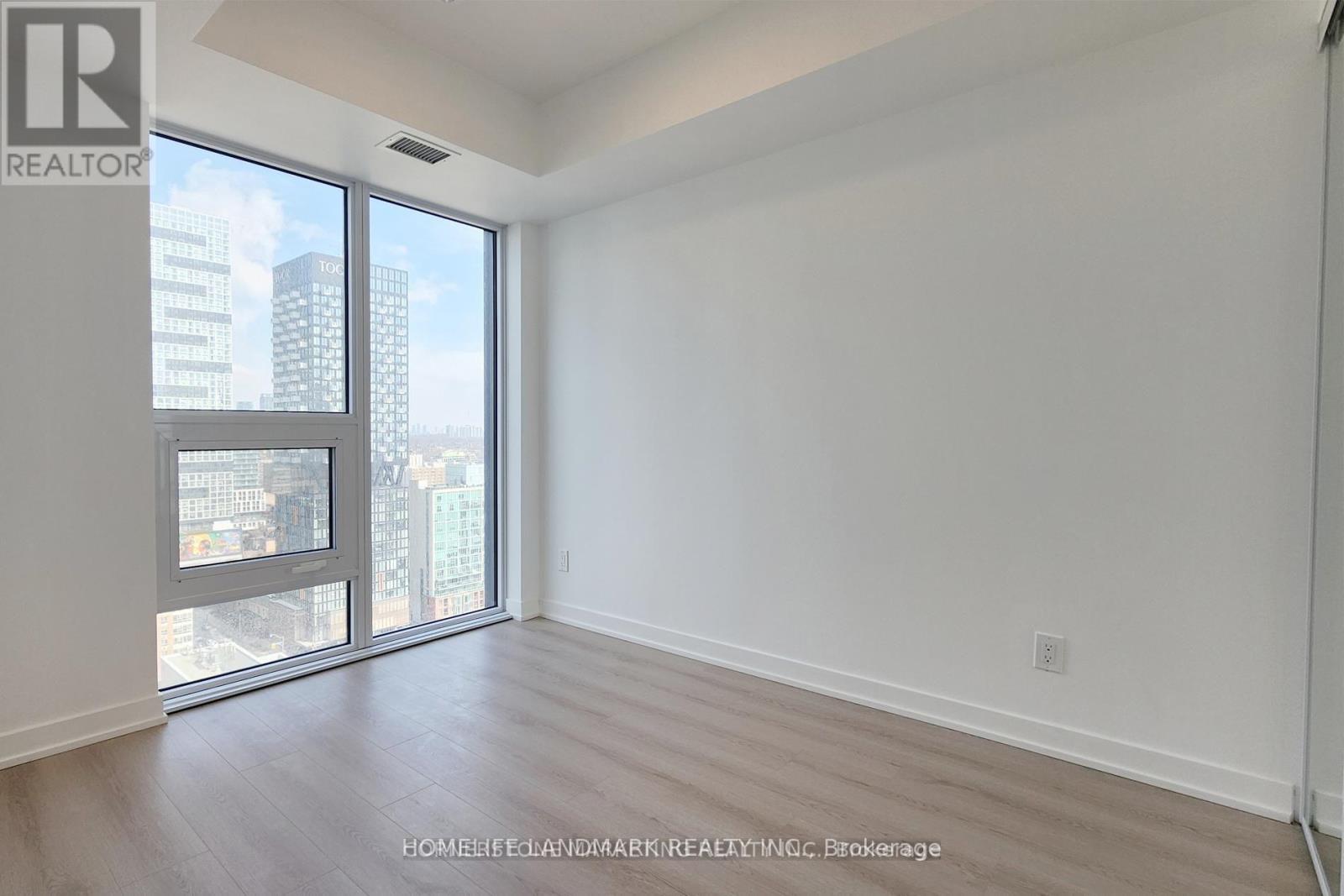 2617 - 100 QUEEN STREET E