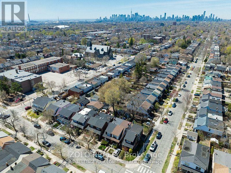 98 WOODMOUNT AVENUE - 44