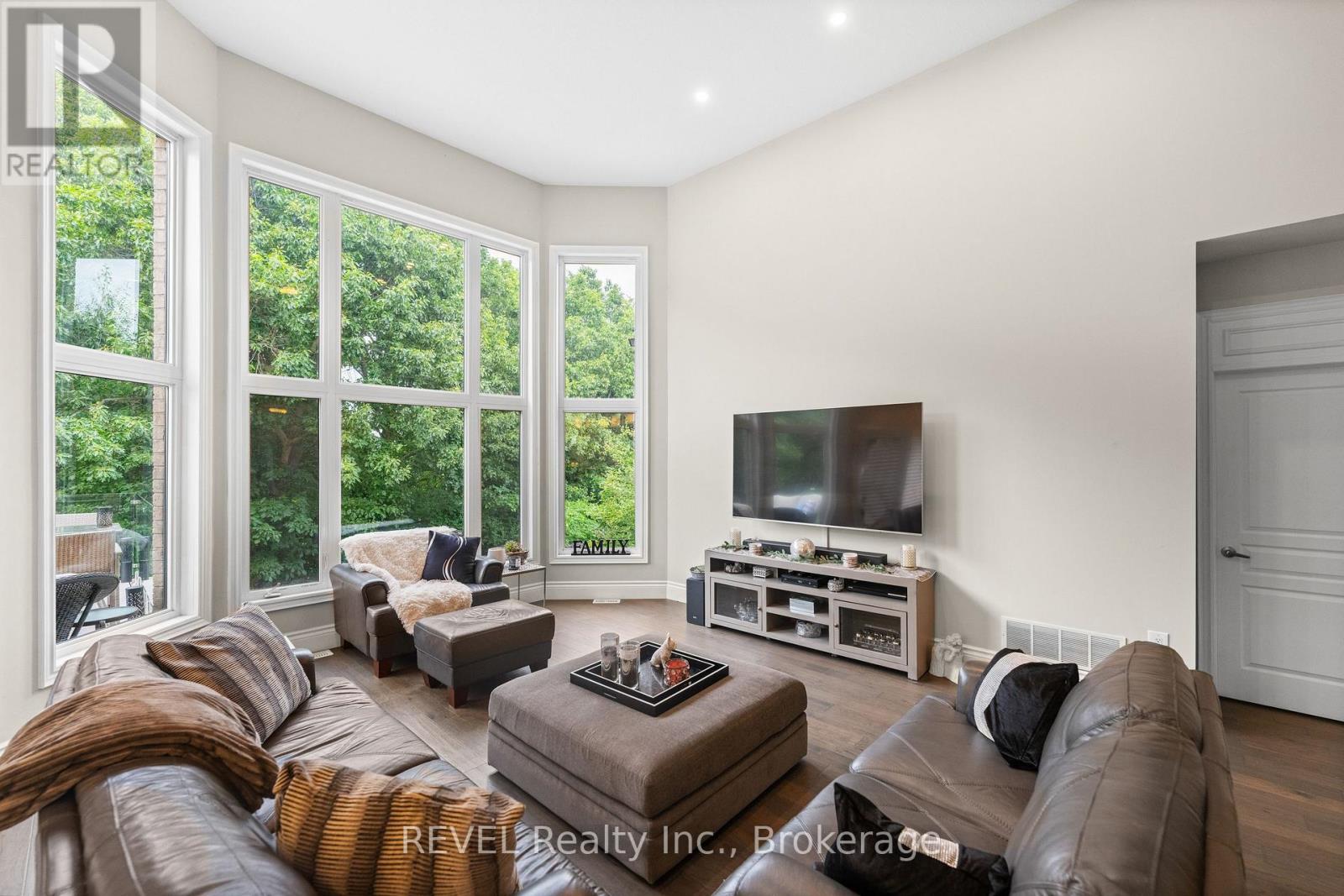 46 PHILMORI BOULEVARD - 27