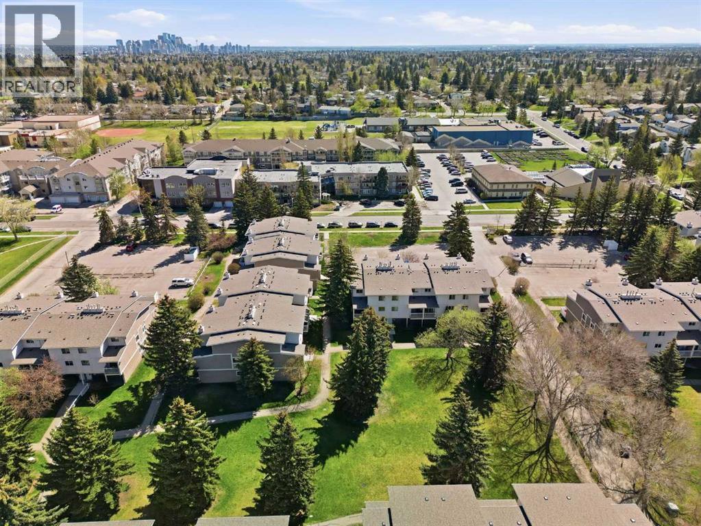 #63 3015 51 Street SW - 28