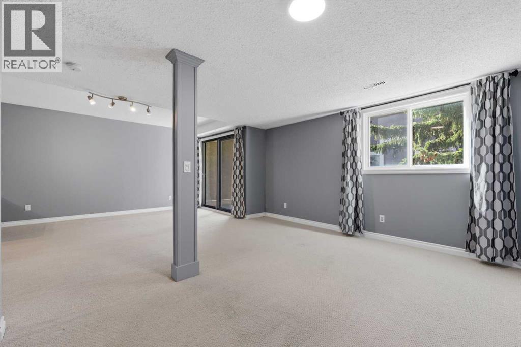 #63 3015 51 Street SW - 12