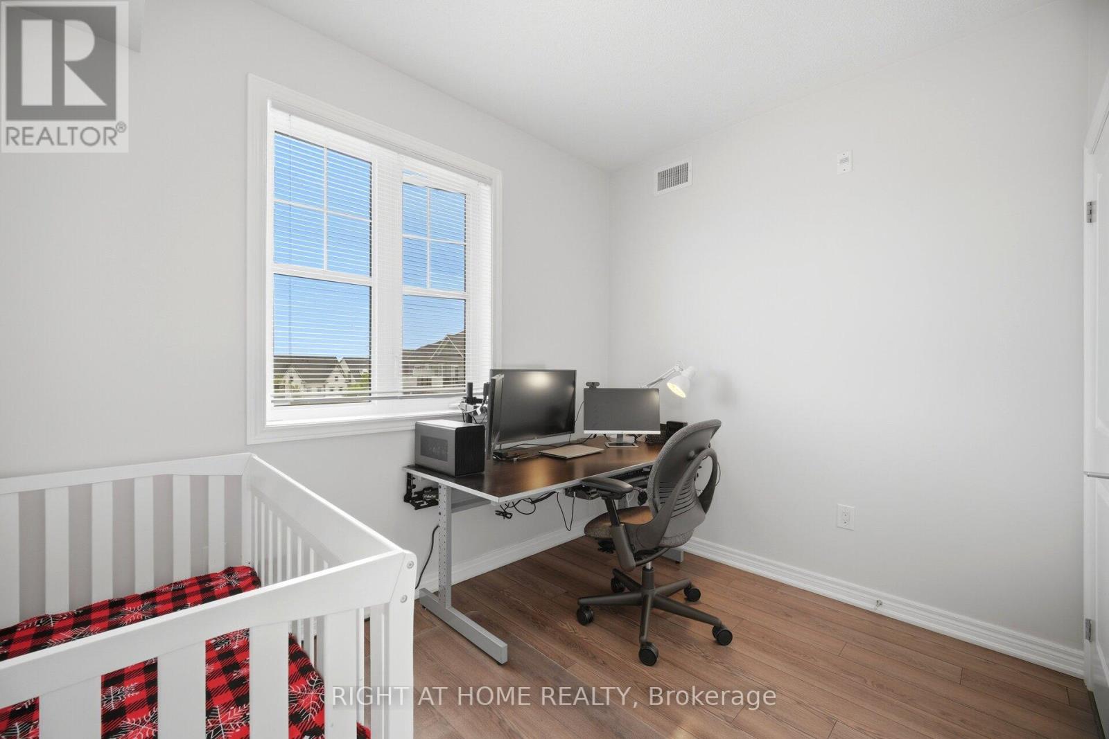 #311 269 GEORGIAN DRIVE - 26