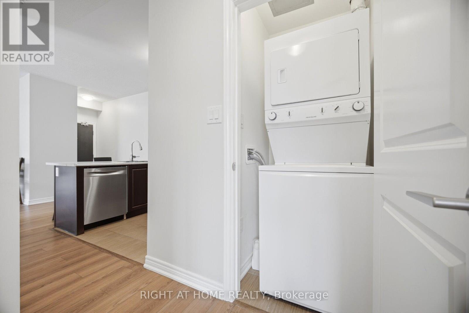#311 269 GEORGIAN DRIVE - 27