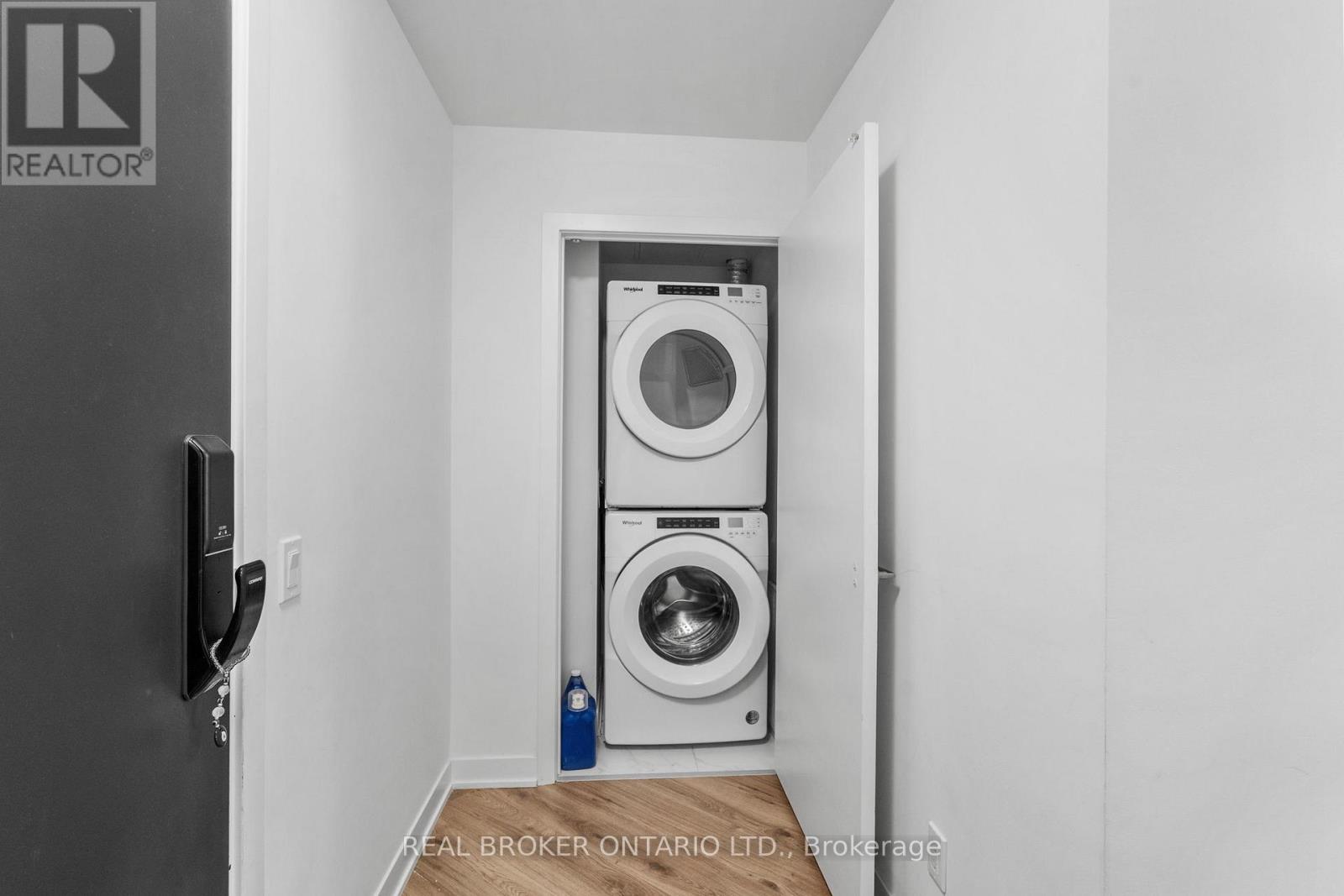 #328 405 DUNDAST STREET W - 14