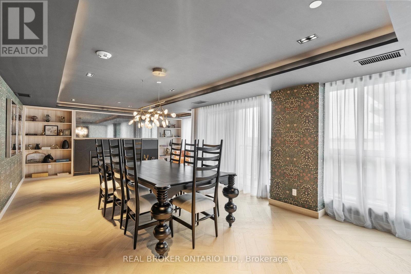 #328 405 DUNDAST STREET W - 8