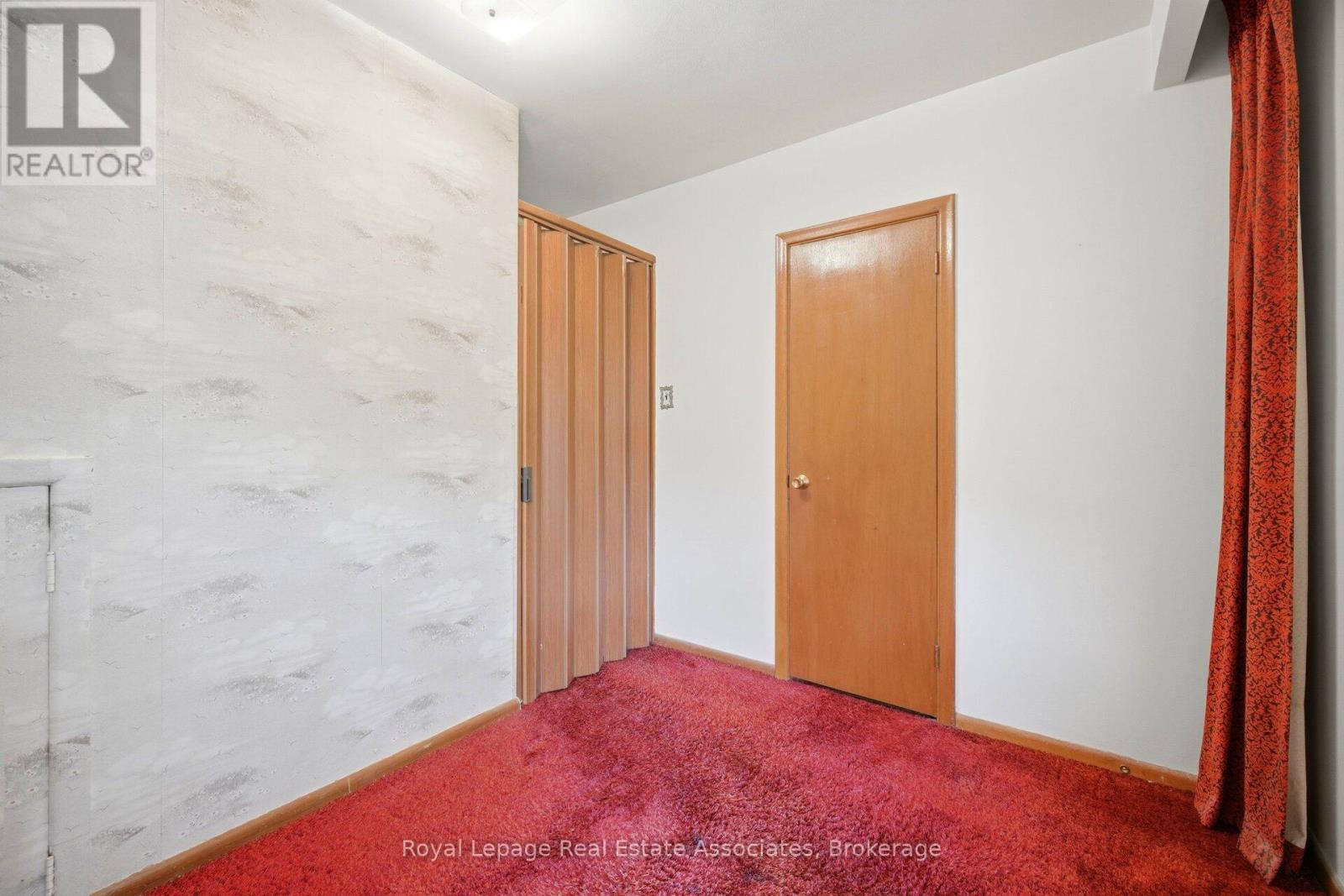 193 KINGSVIEW BOULEVARD - 33