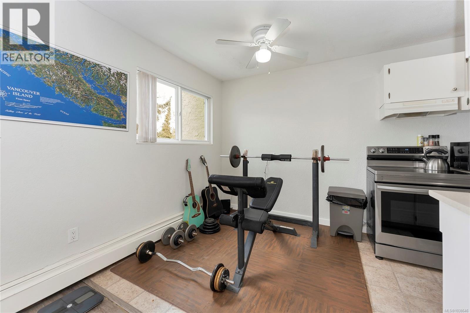 #304 3040 Pine St - 10