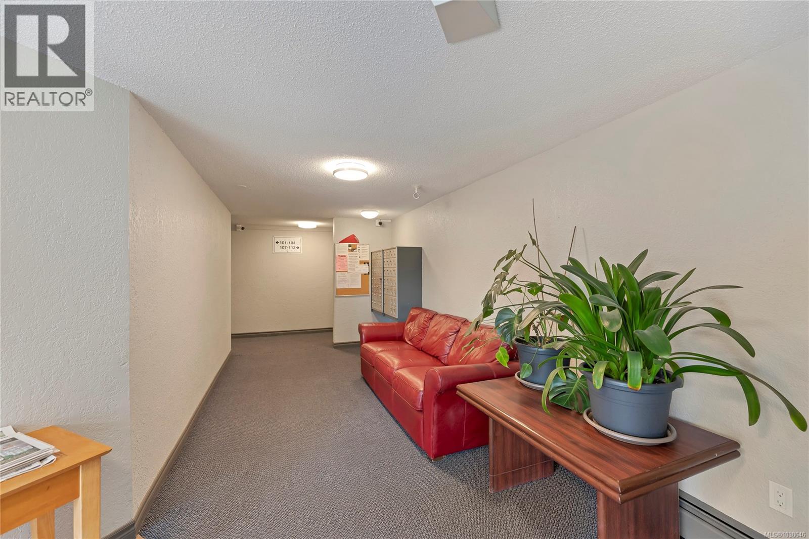 #304 3040 Pine St - 18