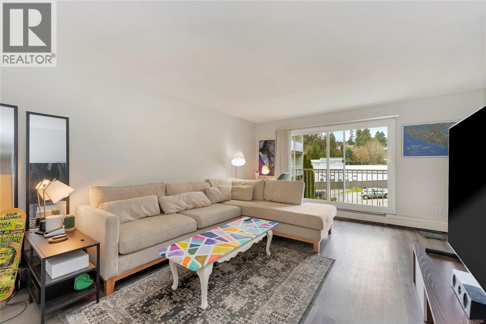 #304 3040 Pine St - 2