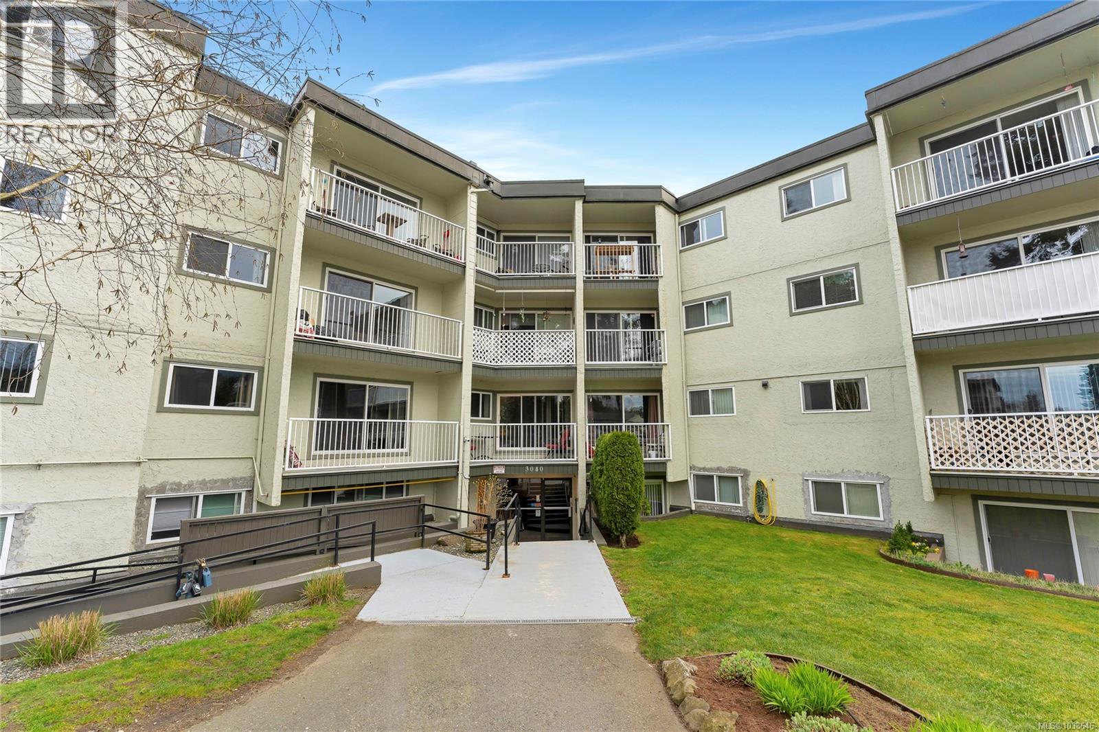 #304 3040 Pine St - 21