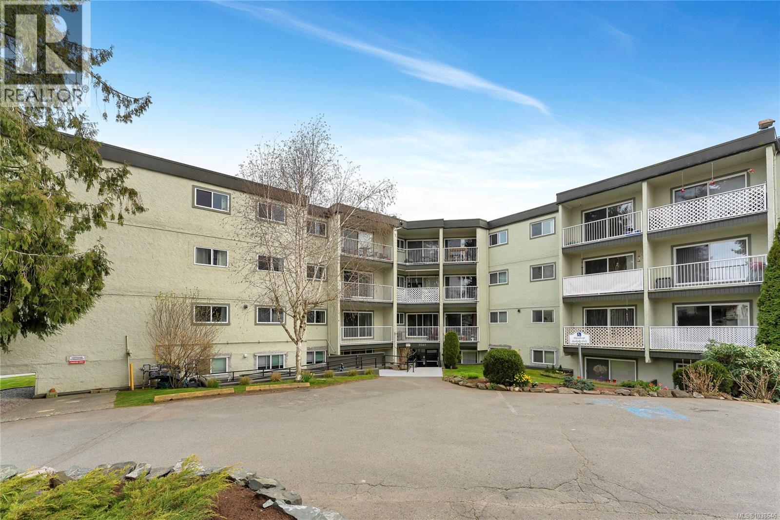 #304 3040 Pine St - 3