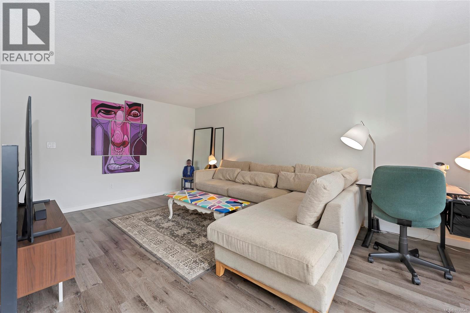 #304 3040 Pine St - 4