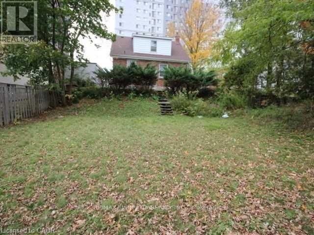 342 KING ST N STREET N - 3