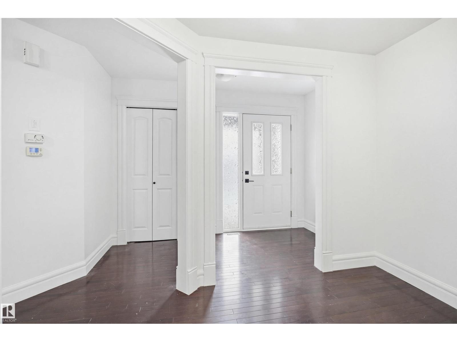 469 Ainslie Crescent SW SW - 25