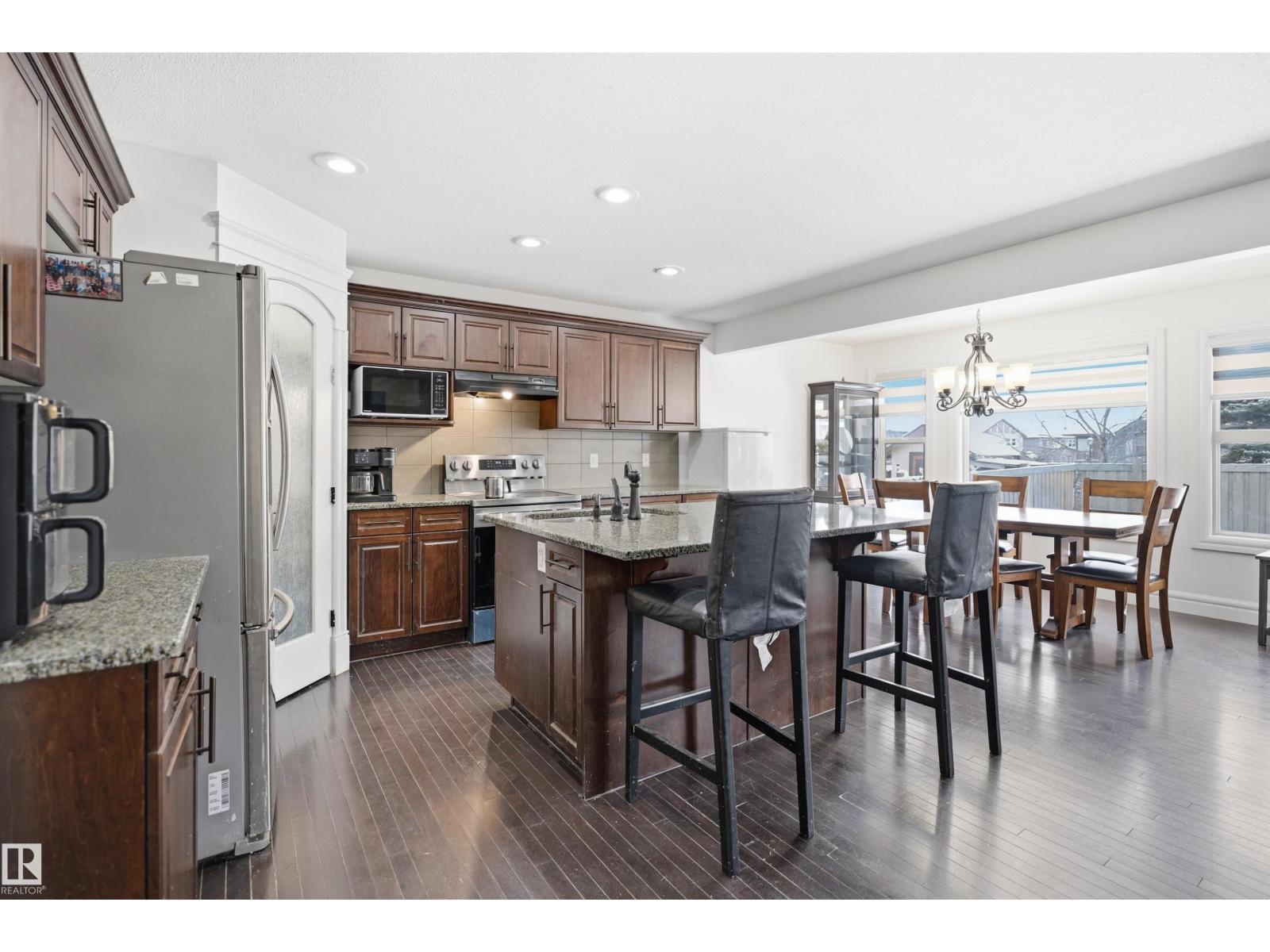 469 Ainslie Crescent SW SW - 45