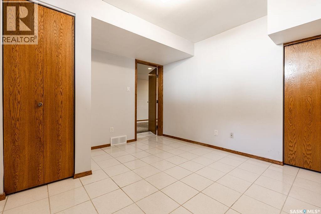 901 1st STREET E - 22