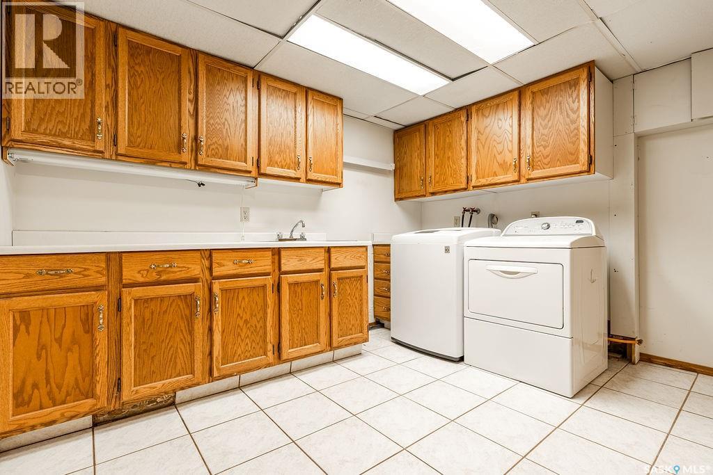 901 1st STREET E - 24