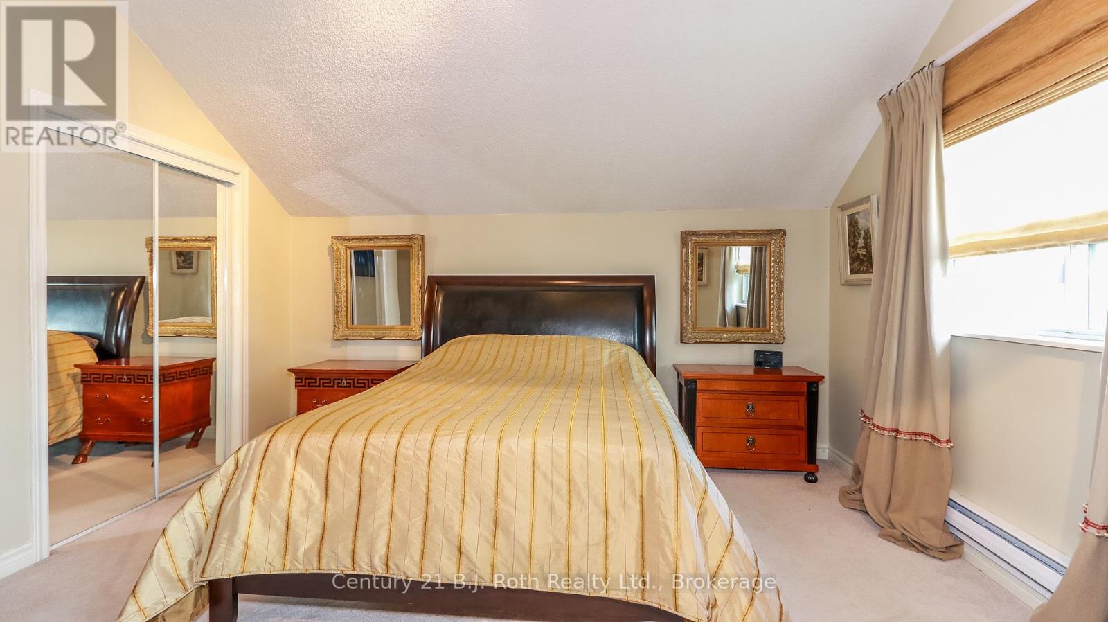 20 GRANT AVENUE - 12