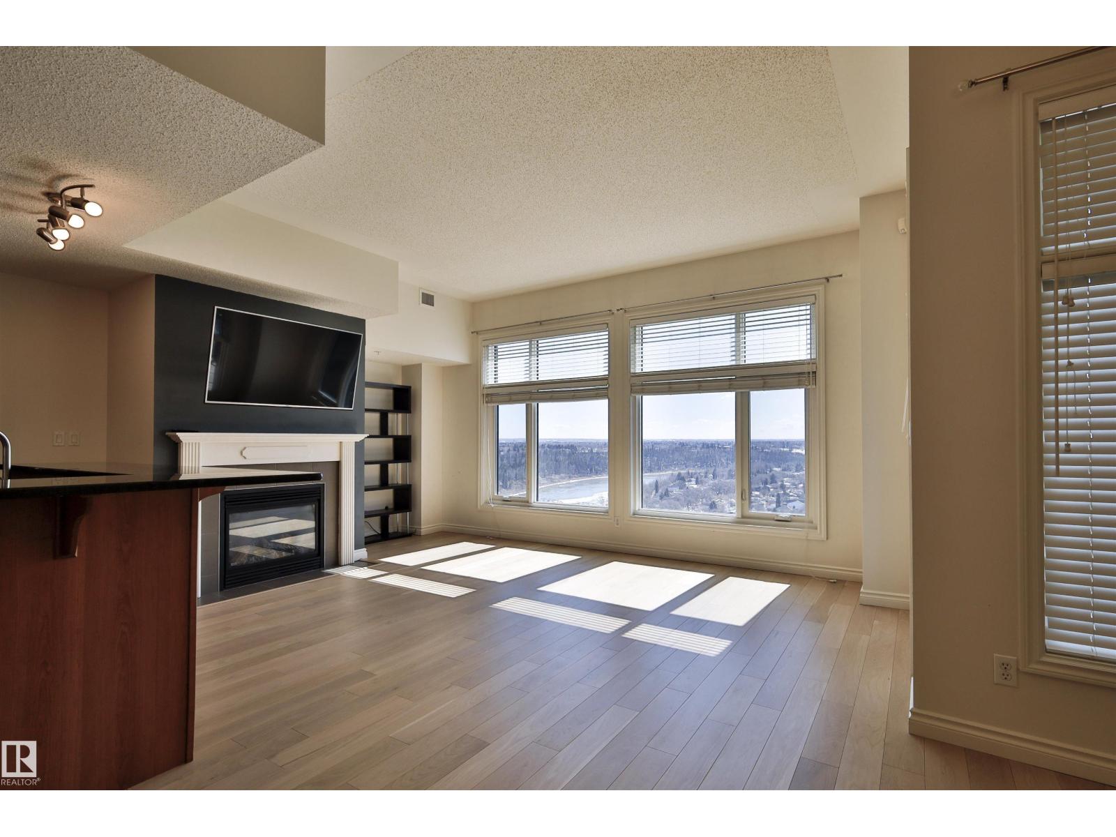 #906 9020 Jasper Av NW photo 2 — MLS® E4483870