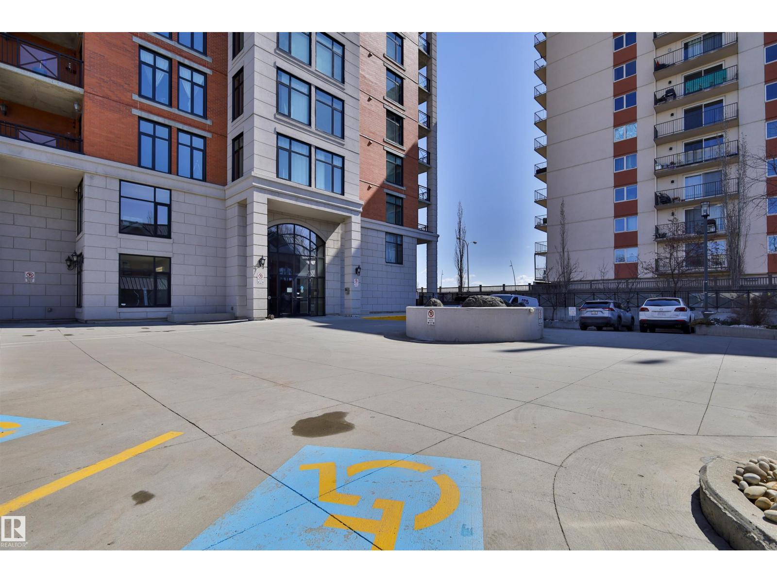 #906 9020 JASPER AV NW — photo 39