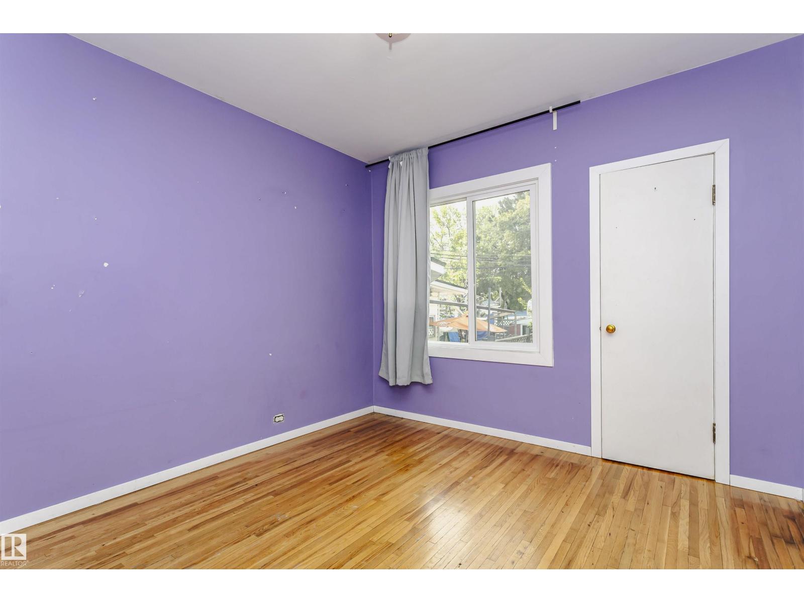 10035 81 AV NW NW - 18