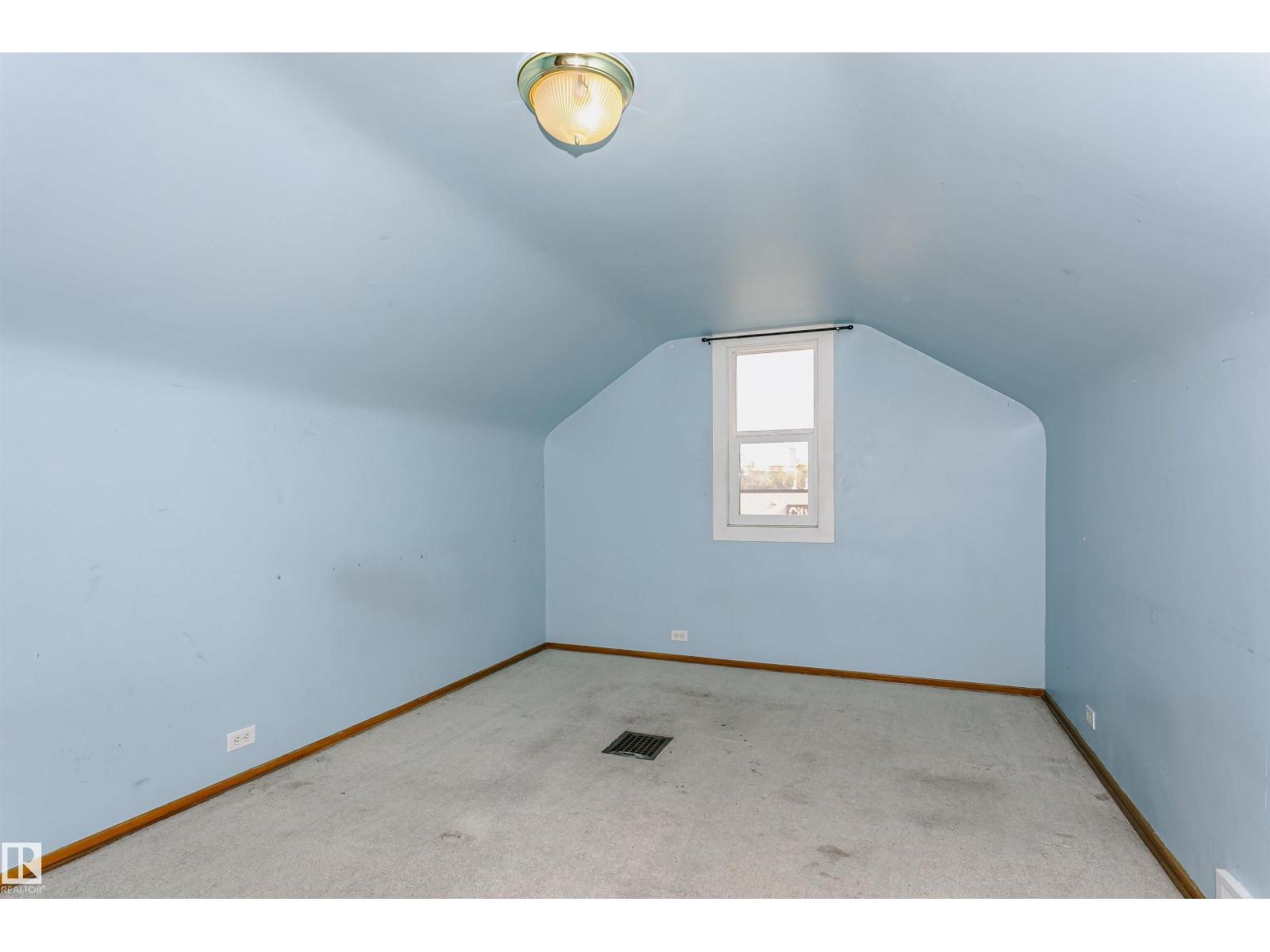 10035 81 AV NW NW - 25