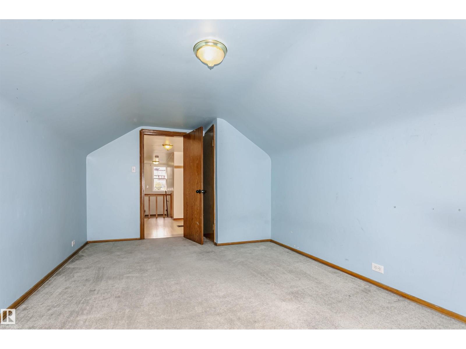 10035 81 AV NW NW - 26