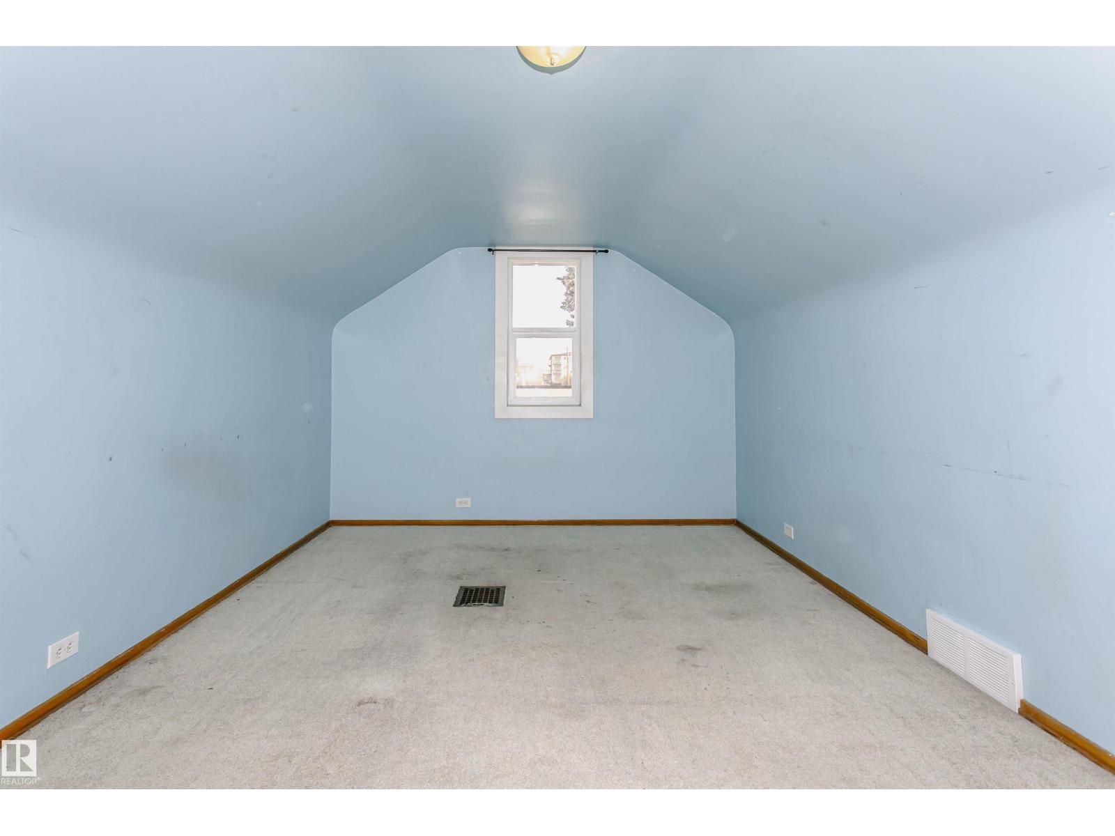 10035 81 AV NW NW - 27