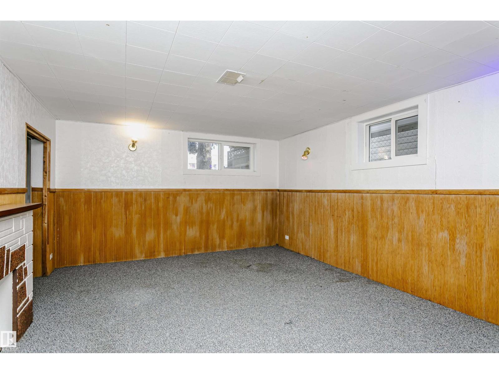 10035 81 AV NW NW - 28