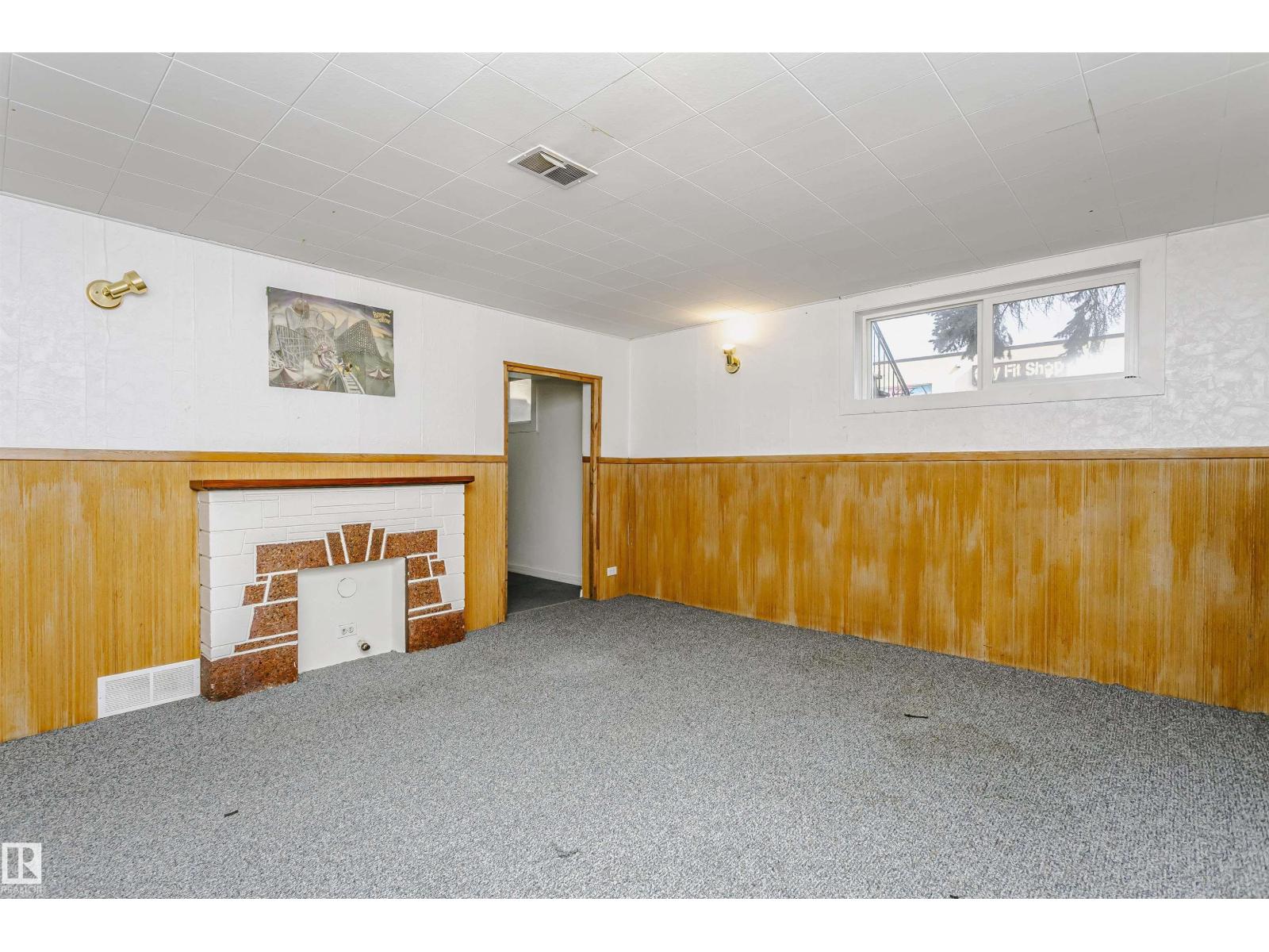 10035 81 AV NW NW - 29