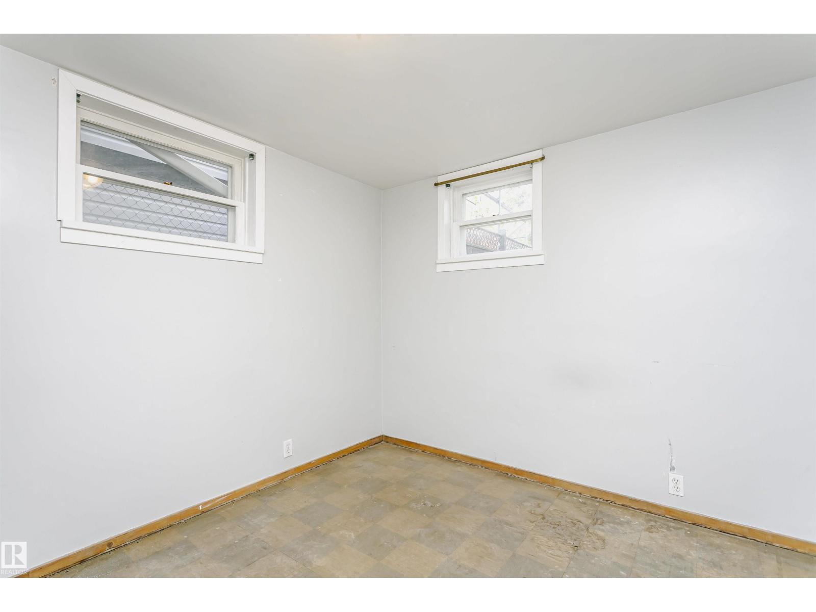 10035 81 AV NW NW - 33