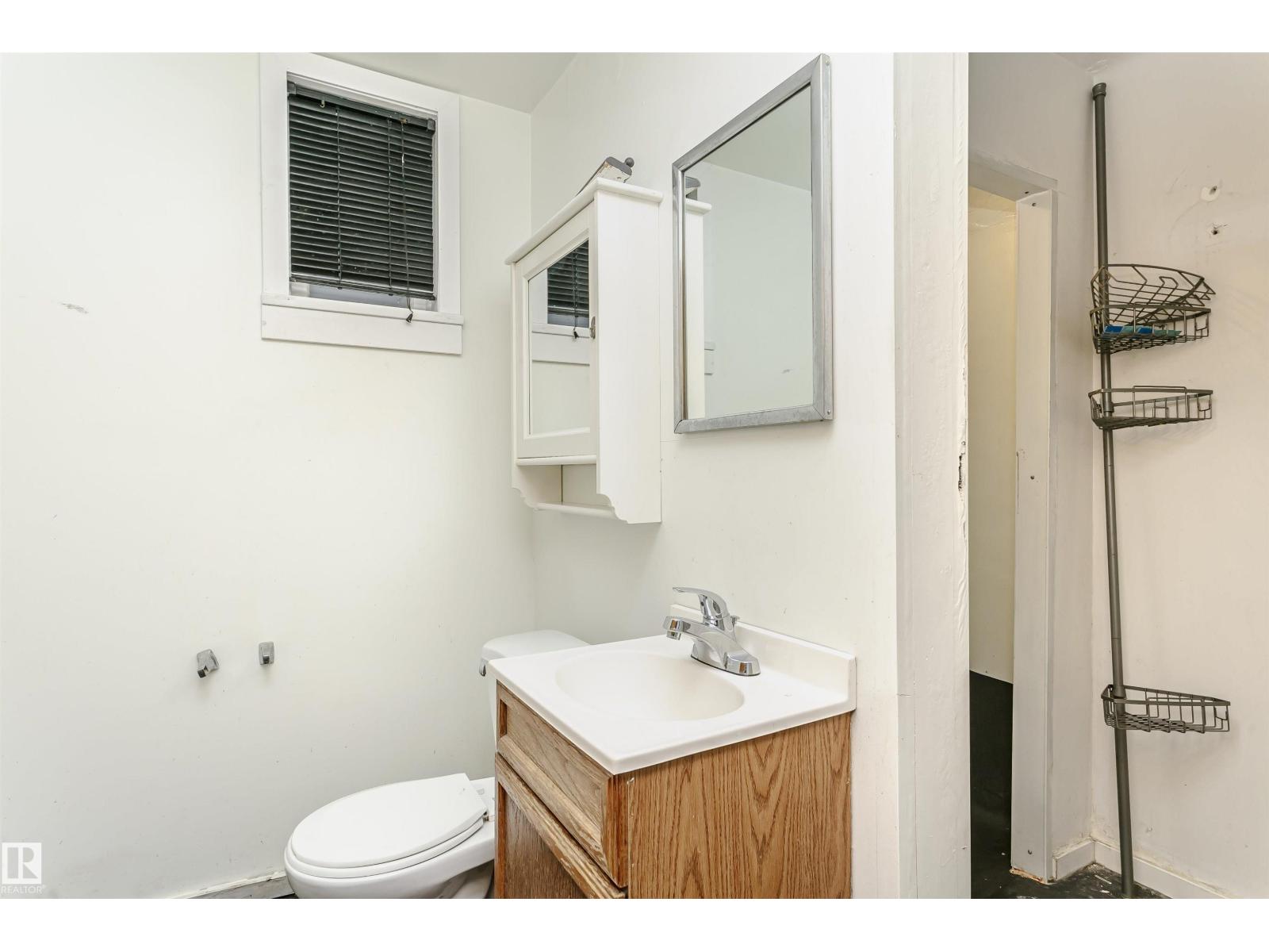 10035 81 AV NW NW - 34