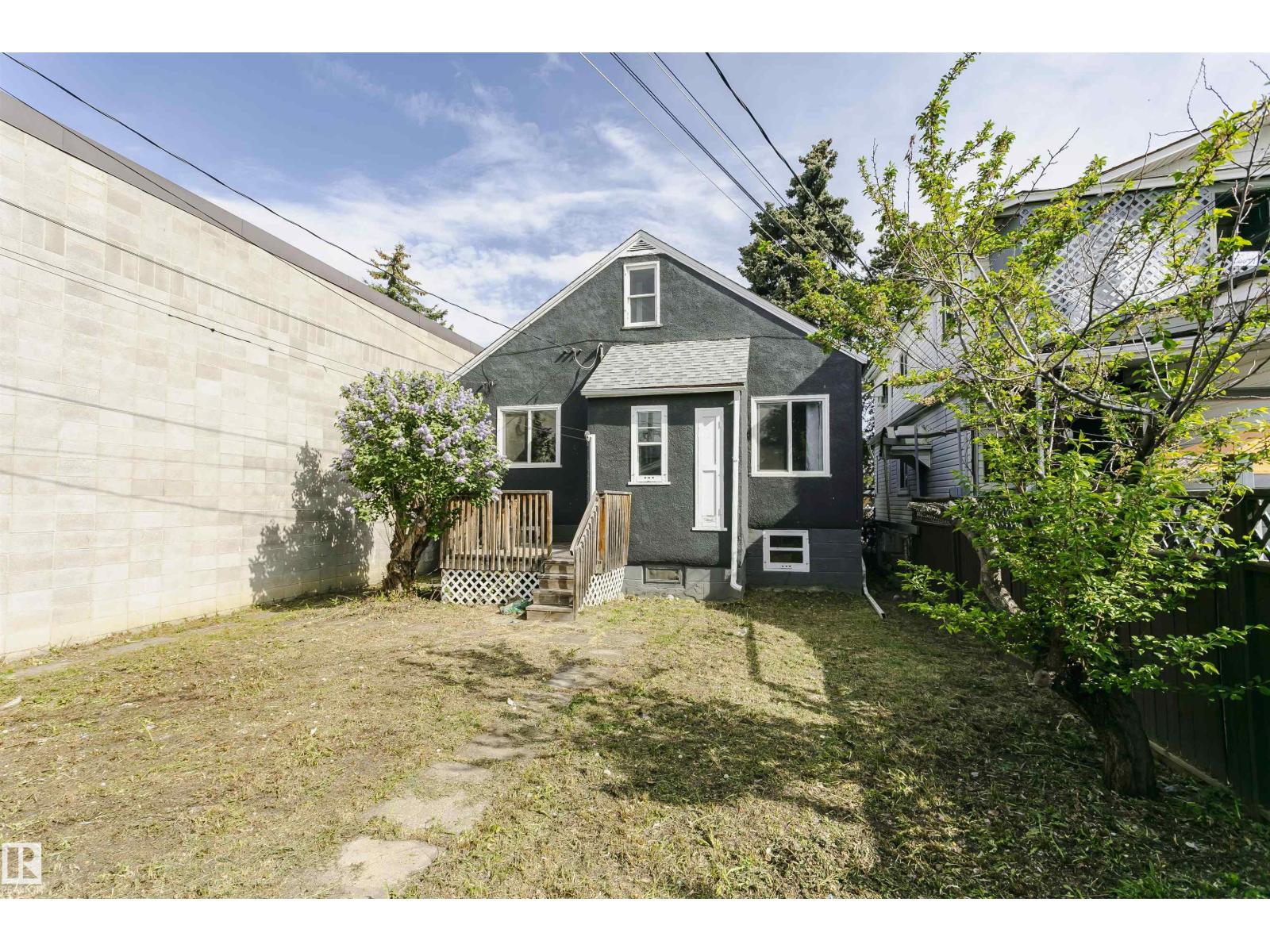 10035 81 AV NW NW - 37