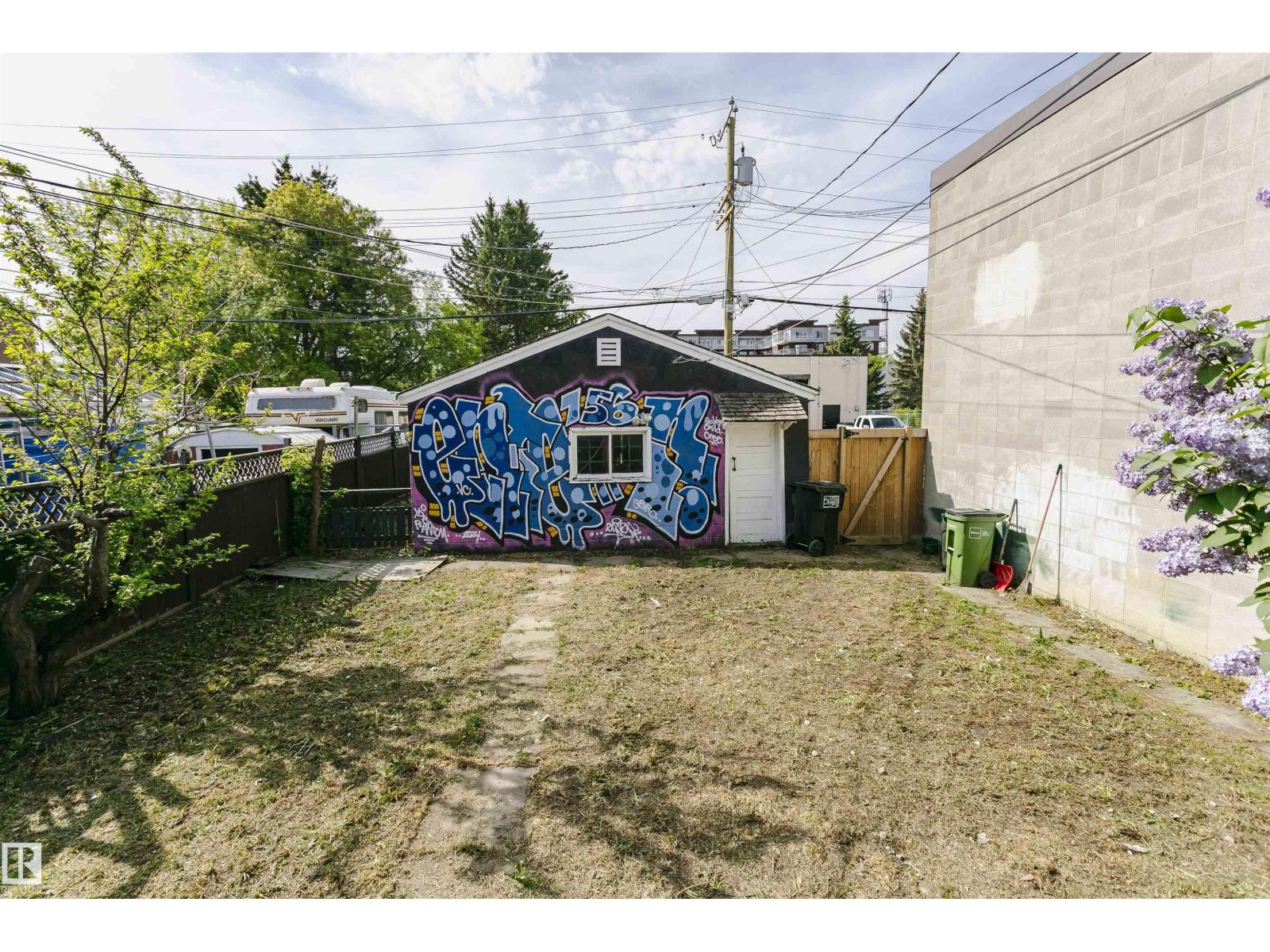 10035 81 AV NW NW - 39