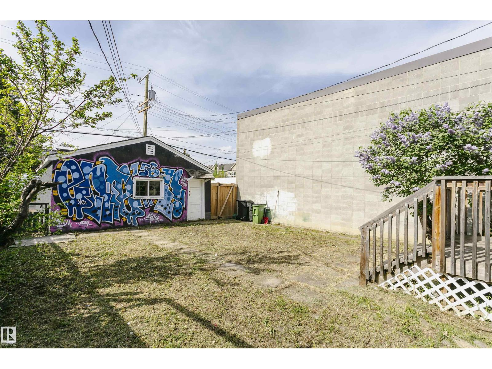 10035 81 AV NW NW - 40