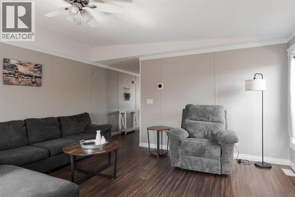 521 Mckinlay Crescent - 21