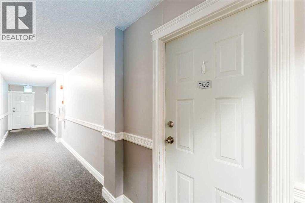 #202 823 19 Avenue SW - Image 2