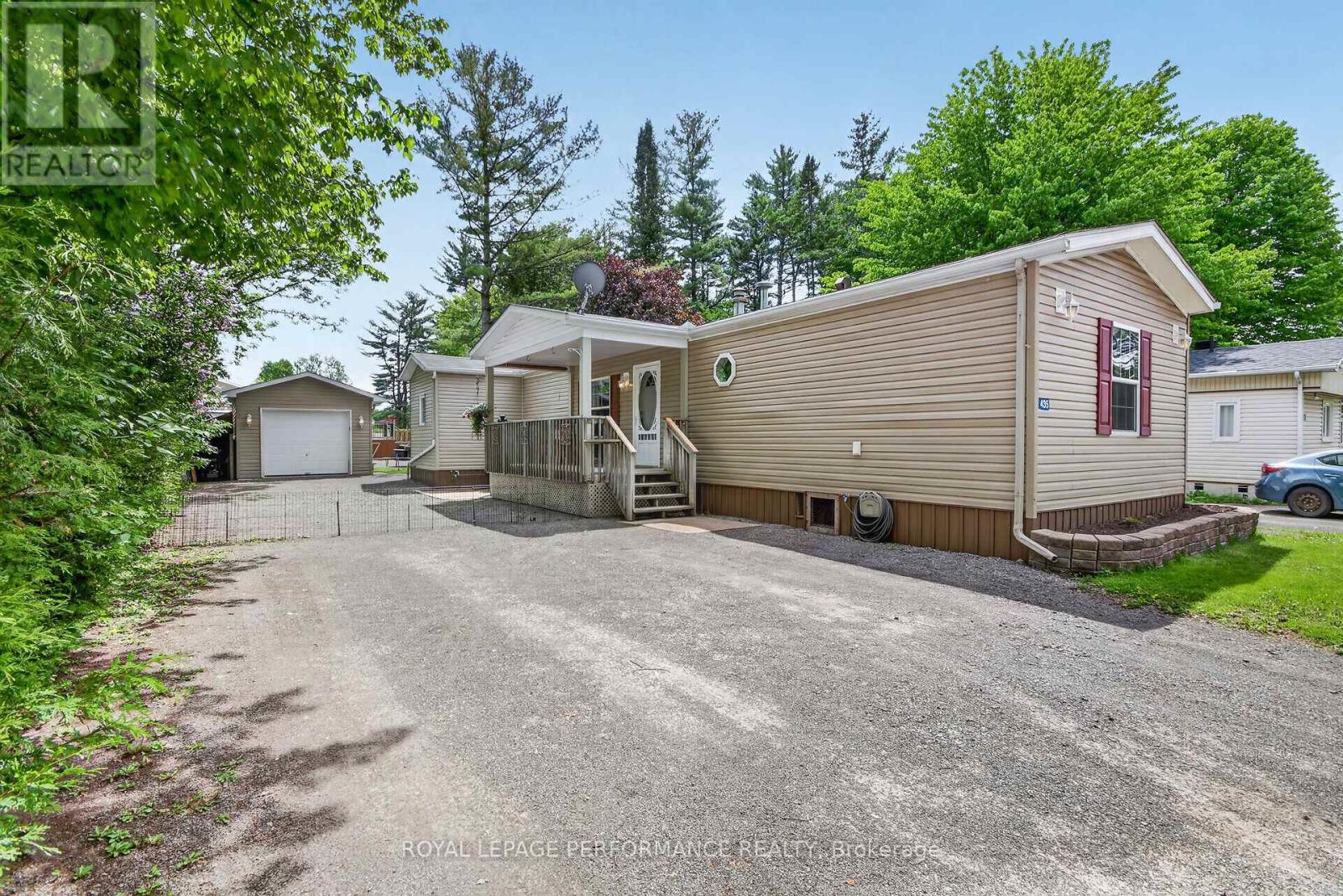 Welcome home to 8250 County Road 17 Unit 435!