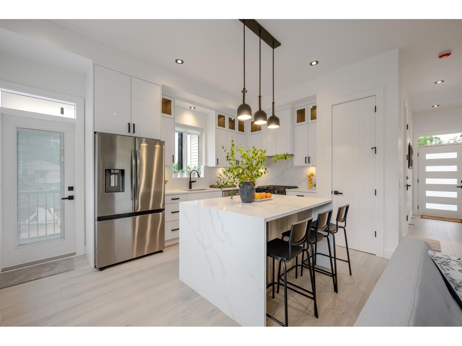 33715 ROCKLAND Avenue - photo 2