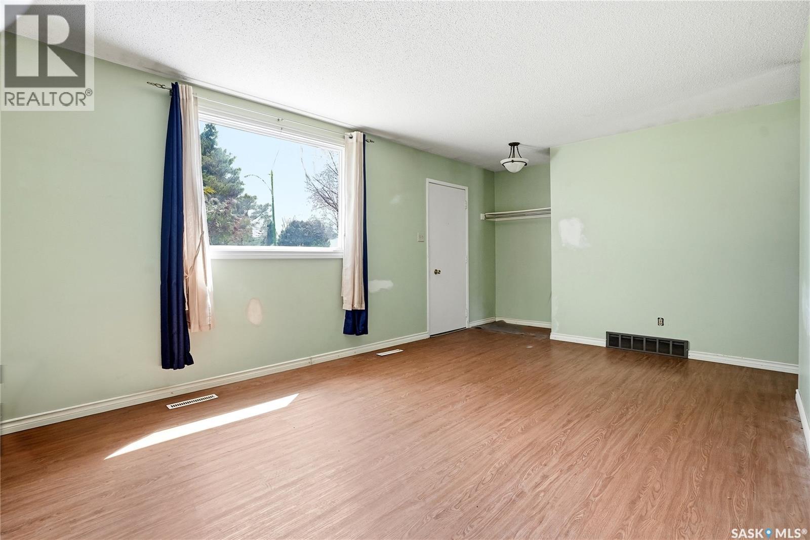 39 Trident CRESCENT - 6