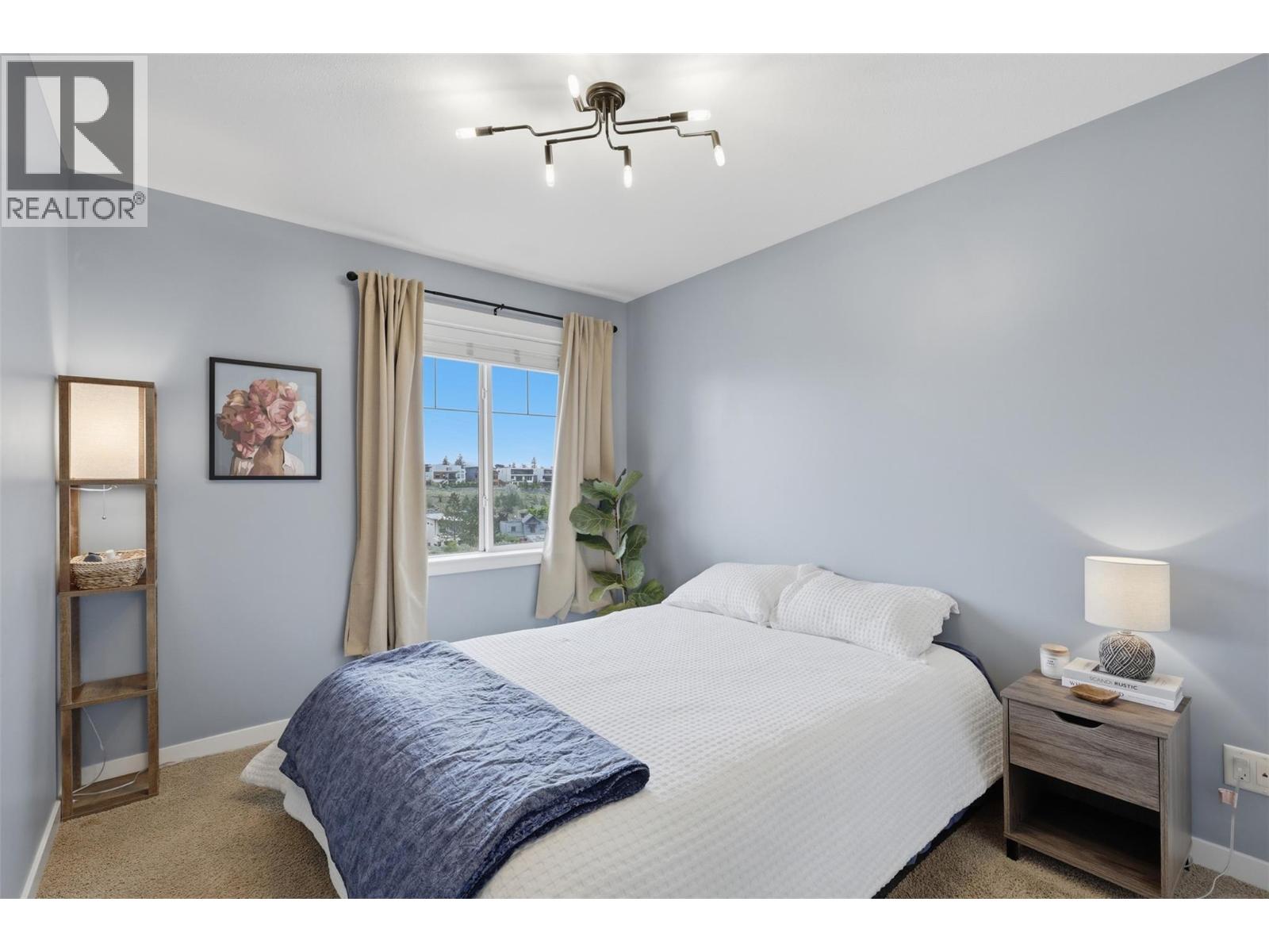 1370 PACIFIC Way - 25