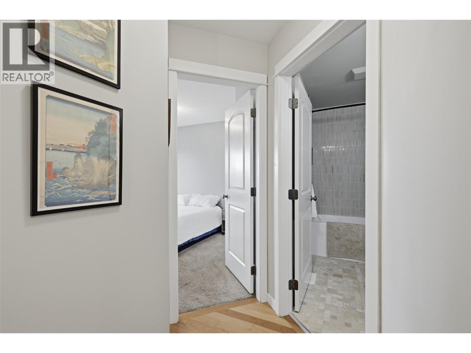 1370 PACIFIC Way - 30