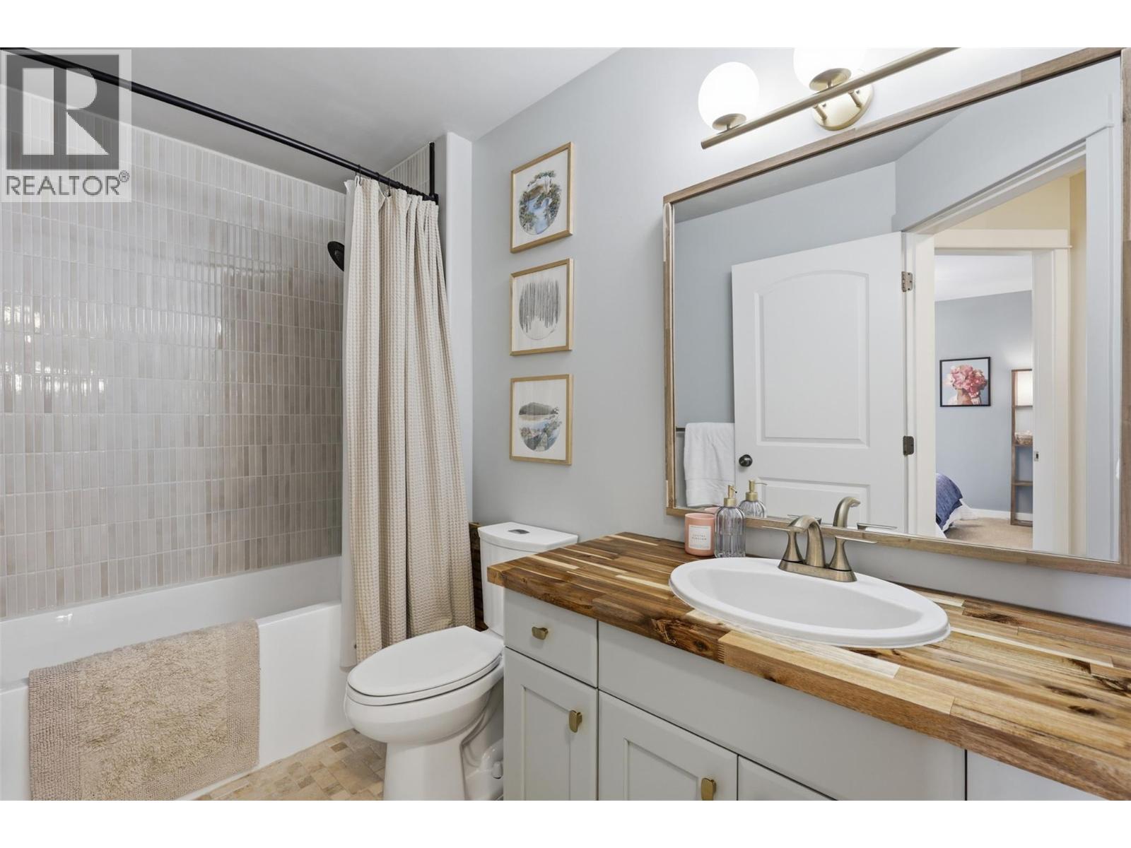 1370 PACIFIC Way - 28