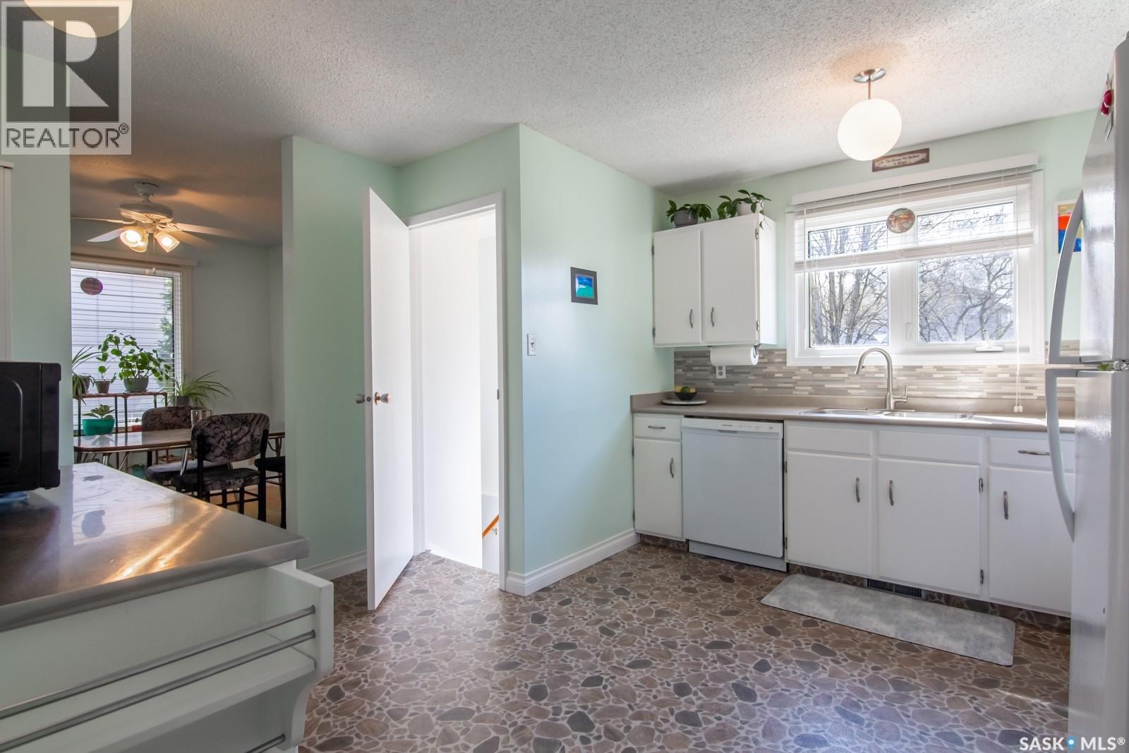 127 DEVONSHIRE CRESCENT - 10